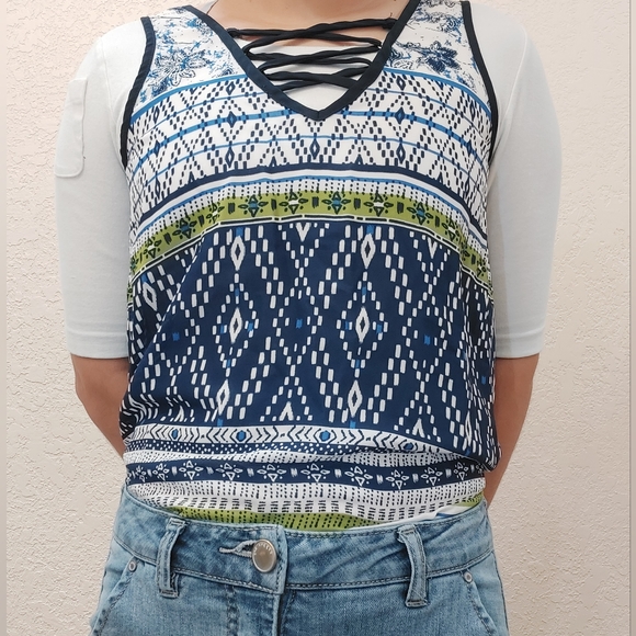 iz byer printed multipattern top - Picture 10 of 10